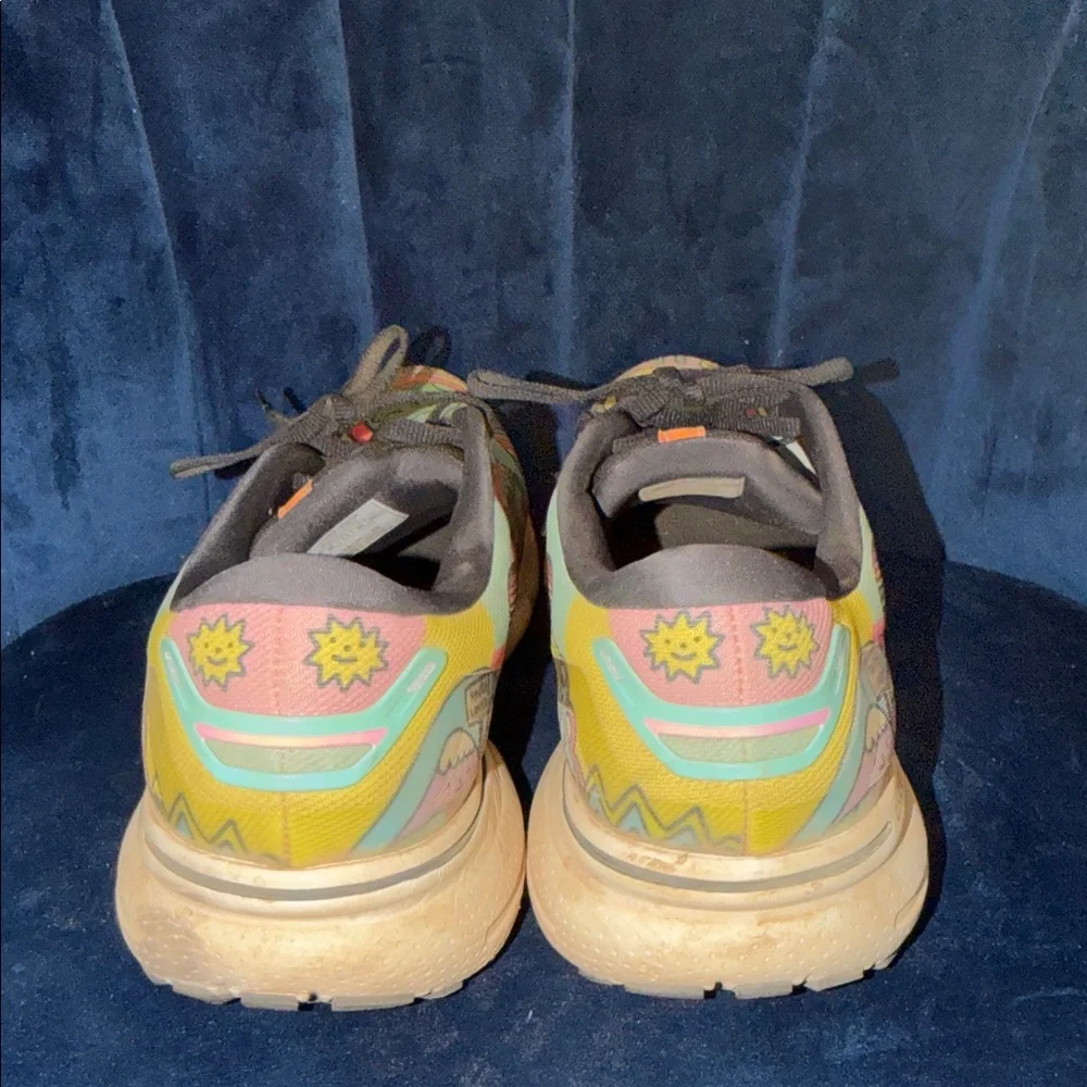 Brooks x Wednesday Holmes Ghost 15 Run With Pride Graphic Running Shoes Size 12 - Picture 3 of 6